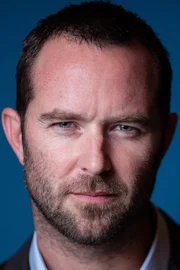 Sullivan Stapleton