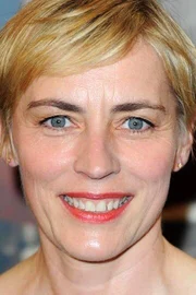 Saskia Reeves