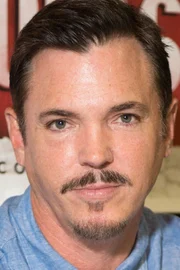 Nicholas Lea