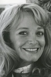Lynne Marta