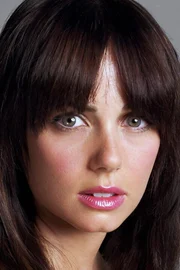 Mia Kirshner