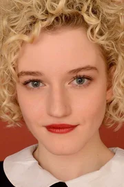 Julia Garner
