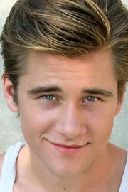 Luke Benward