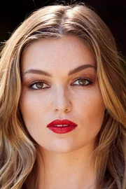 Lili Simmons