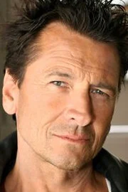 Mark Lindsay Chapman