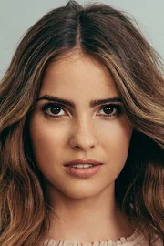 Shelley Hennig