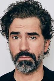 Hamish Linklater