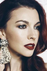 Chrysta Bell Zucht