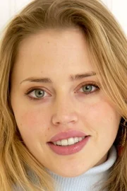 Estella Warren