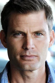 Casper Van Dien
