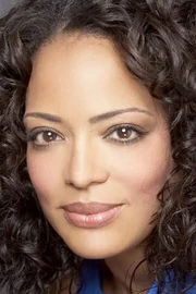 Luna Lauren Velez