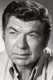 Claude Akins