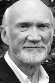 Colin Fox