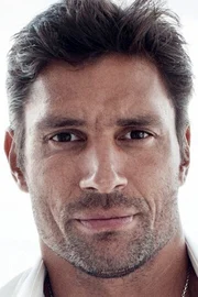 Manu Bennett