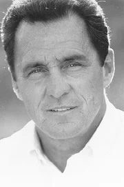 Beau Starr
