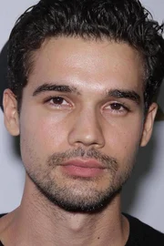 Steven Strait
