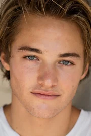 Mitchell Hoog