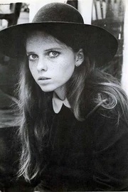 Stephanie Farrow