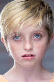 Farrah Mackenzie