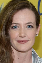 Stephanie Allynne