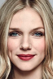 Tracy Spiridakos