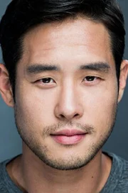 Raymond Lee