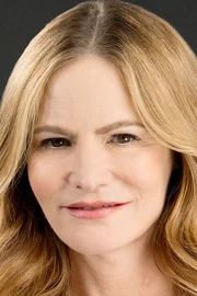 Jennifer Jason Leigh