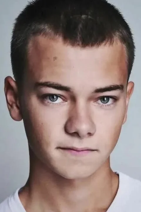Конрад Кхан
