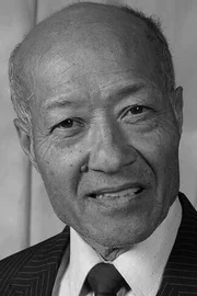 Aki Aleong