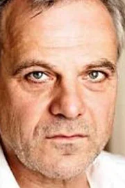 Bernhard Schütz