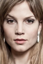 Sylvia Hoeks