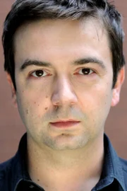 Simon Lowe
