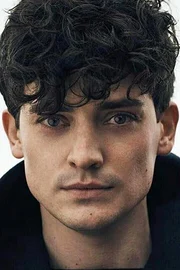 Aneurin Barnard