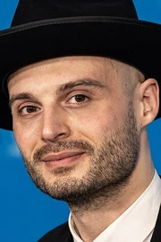Tilman Singer