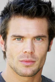 Charlie Weber