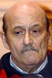 Agustín González