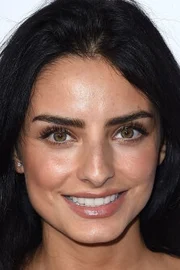 Aislinn Derbez