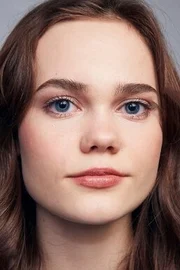 Oona Laurence