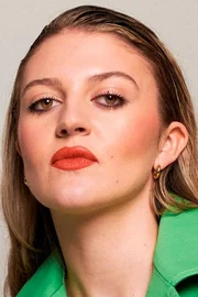 Lara Peake