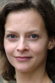 Julie Cox