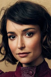 Milana Vayntrub