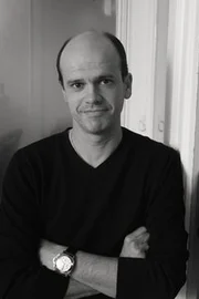 Robert Fernandez