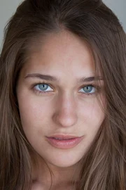 Lola Kirke