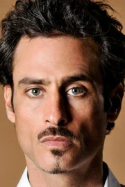 Raz Degan