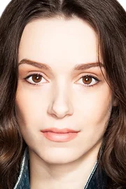 Alexandra Essoe