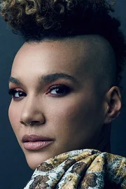 Emmy Raver-Lampman