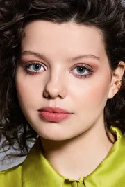 Chloë Levine