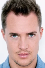 Alexander Dreymon