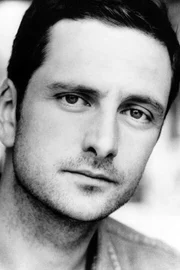 Nicholas Gleaves
