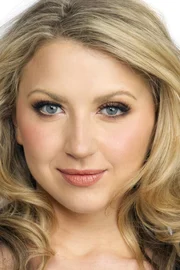 Nina Arianda